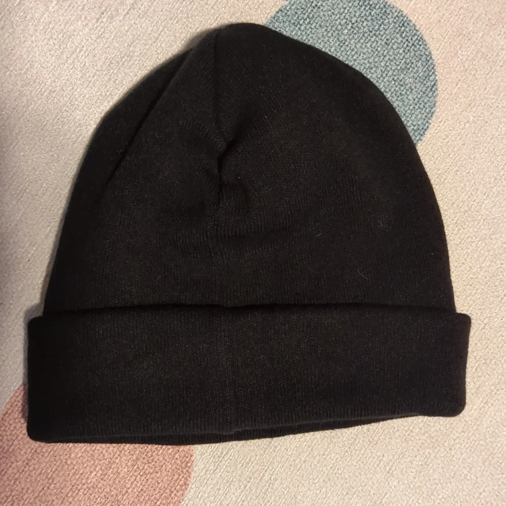 Blackmilk Sharkie beanie - Picture 3 of 3